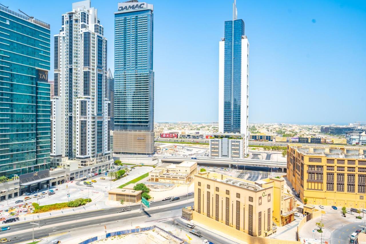 דובאי Incredible Views From This Classy Apt With Terrace מראה חיצוני תמונה